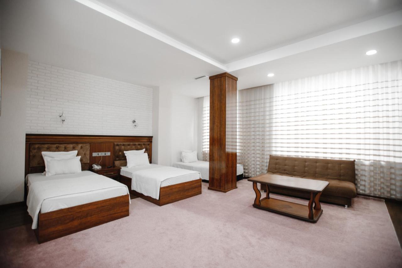 Shedevr Plaza Hotel Namangán Kültér fotó