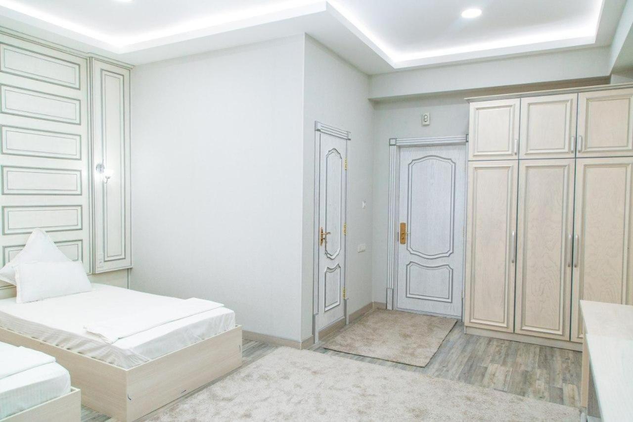 Shedevr Plaza Hotel Namangán Kültér fotó