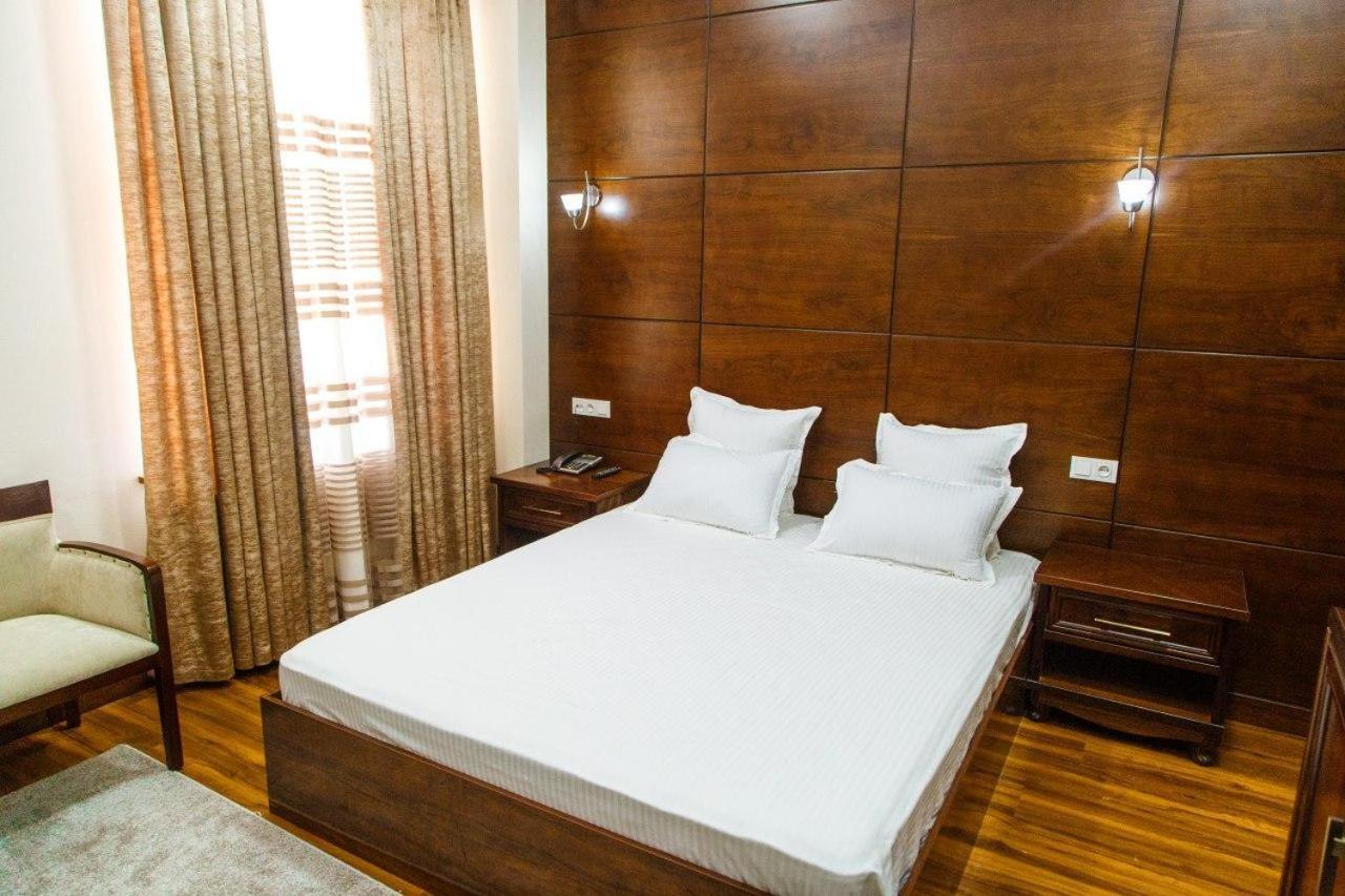 Shedevr Plaza Hotel Namangán Kültér fotó