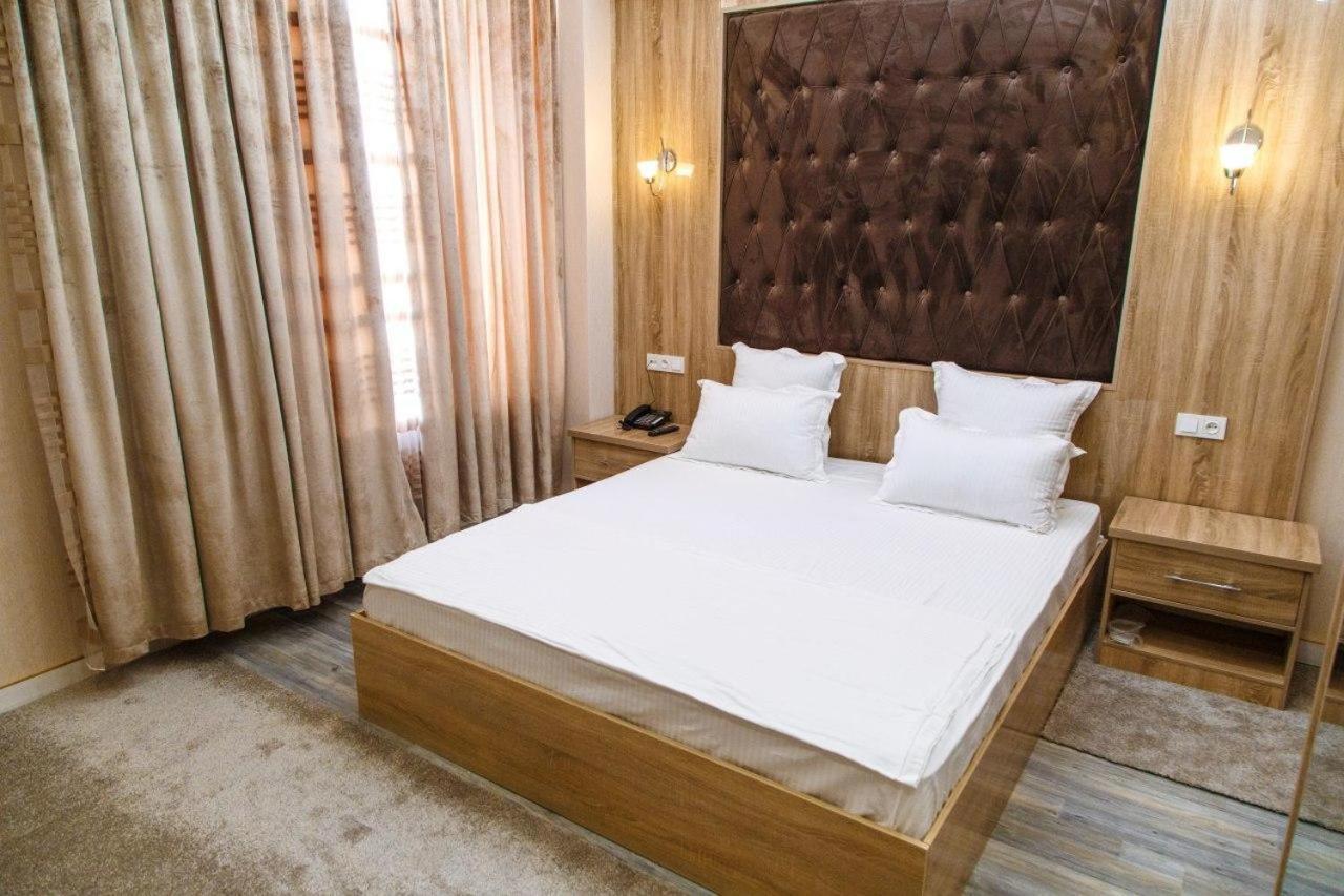 Shedevr Plaza Hotel Namangán Kültér fotó