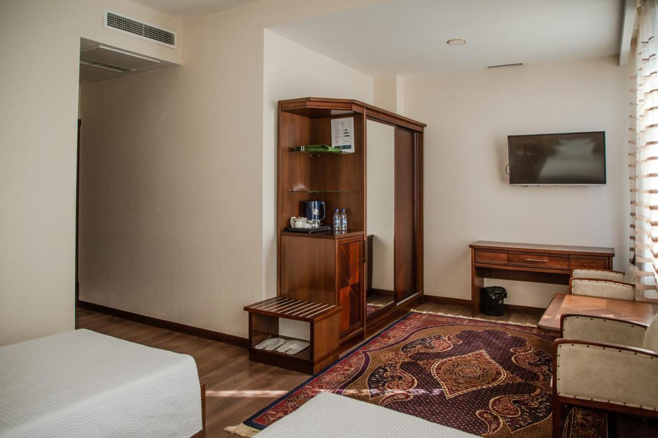 Shedevr Plaza Hotel Namangán Kültér fotó