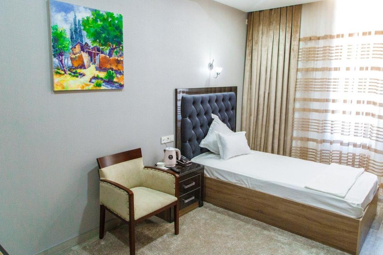 Shedevr Plaza Hotel Namangán Kültér fotó